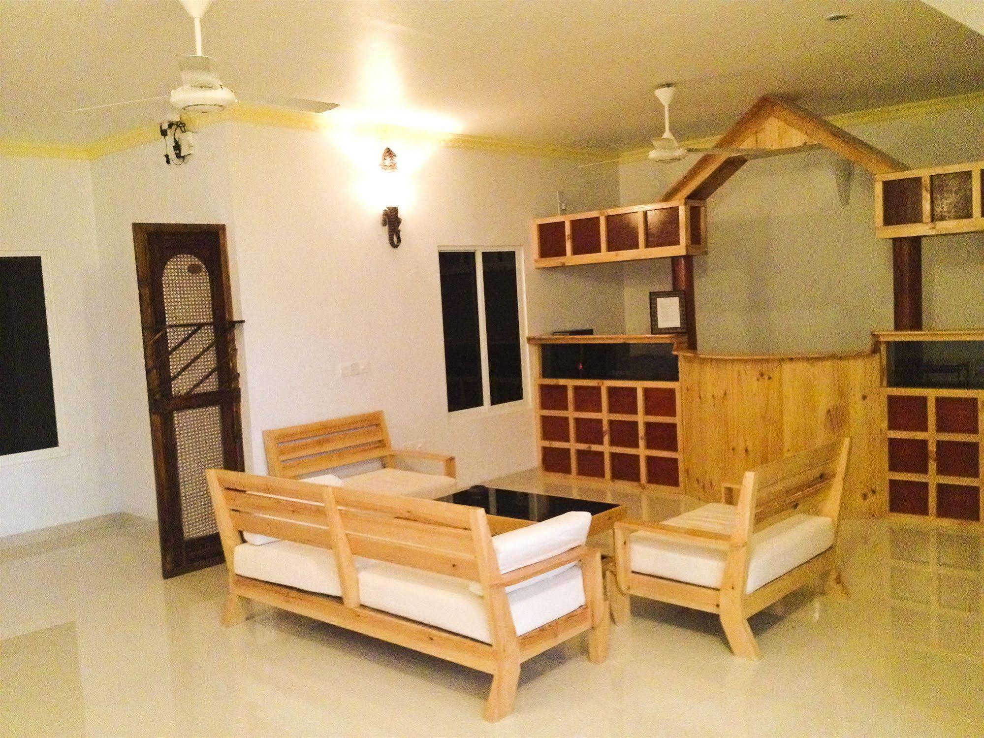 Arena Lodge Sky Maafushi Exterior foto